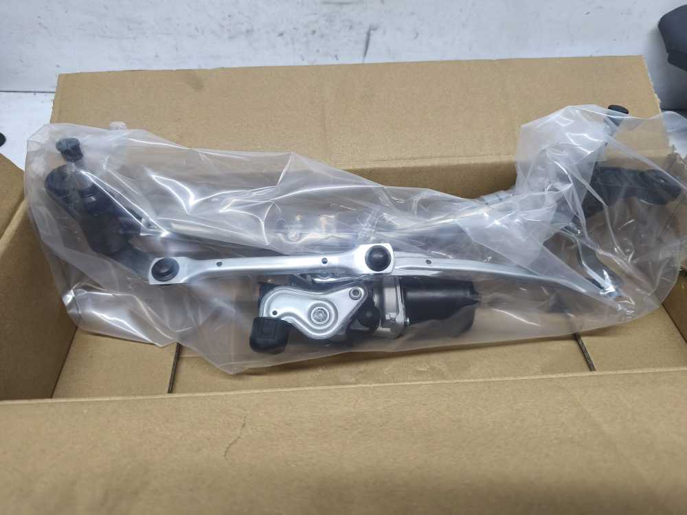 MOTEUR D ESSUIE GLACE AVANT RENAULT - Vue 1